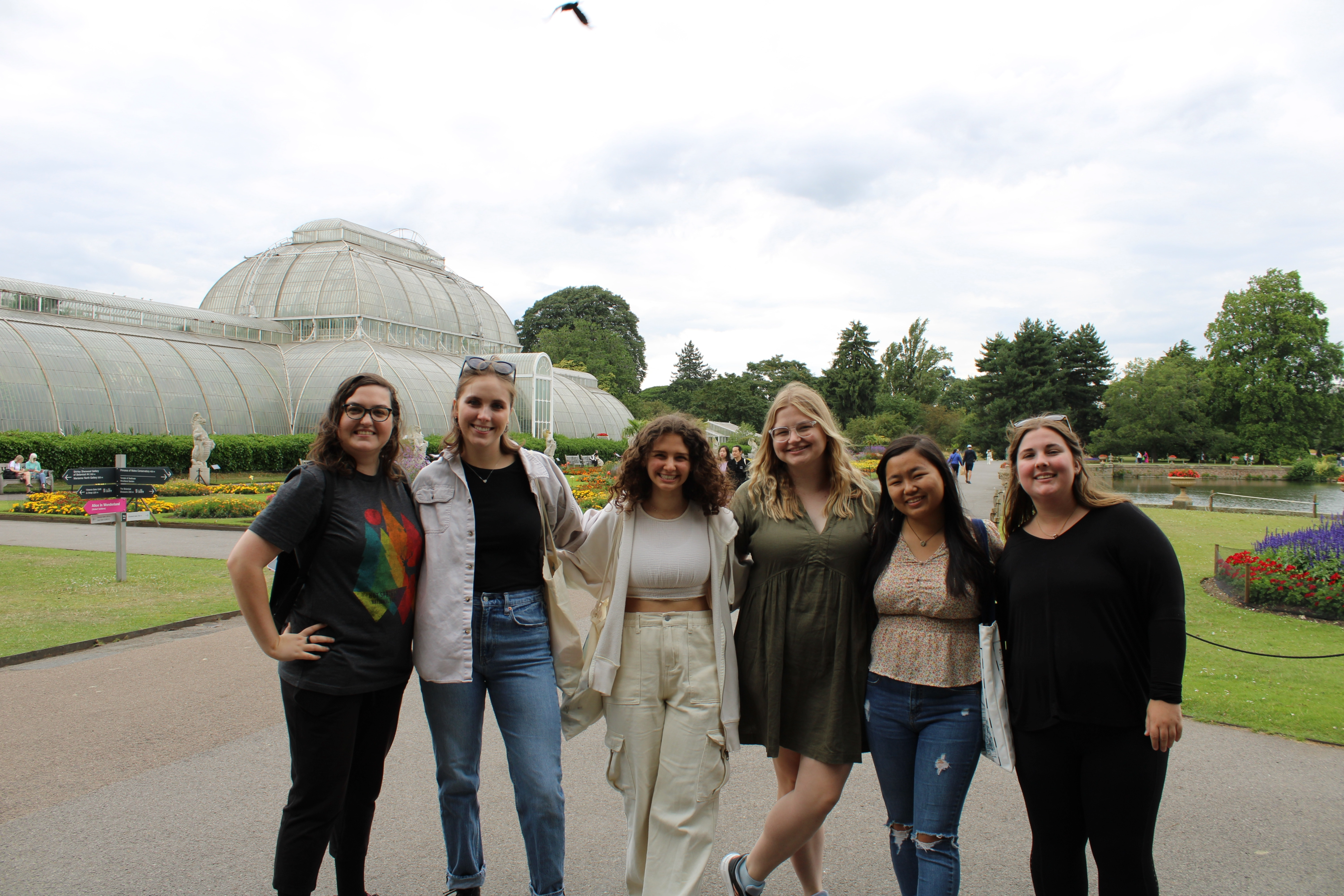 Photo of group at Kew Gardens