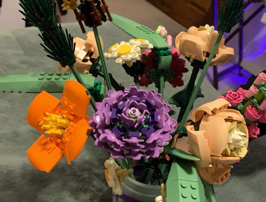 Flower bouquet LEGO set